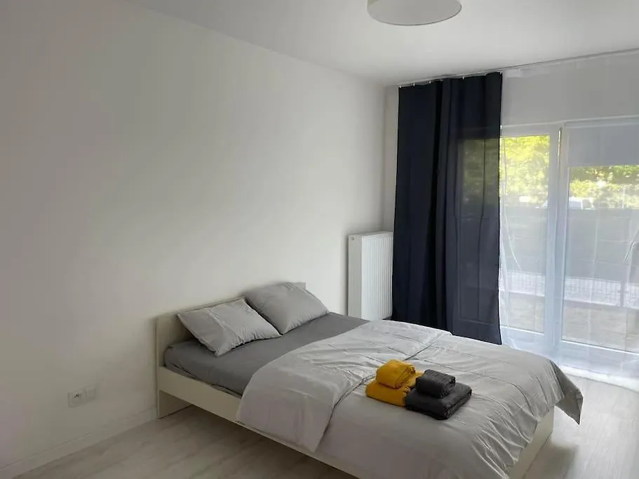 Apartment With Private Parking وارسو 0*,  بولندا