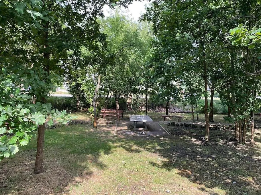 Apartment With Private Parking وارسو 0*,  بولندا